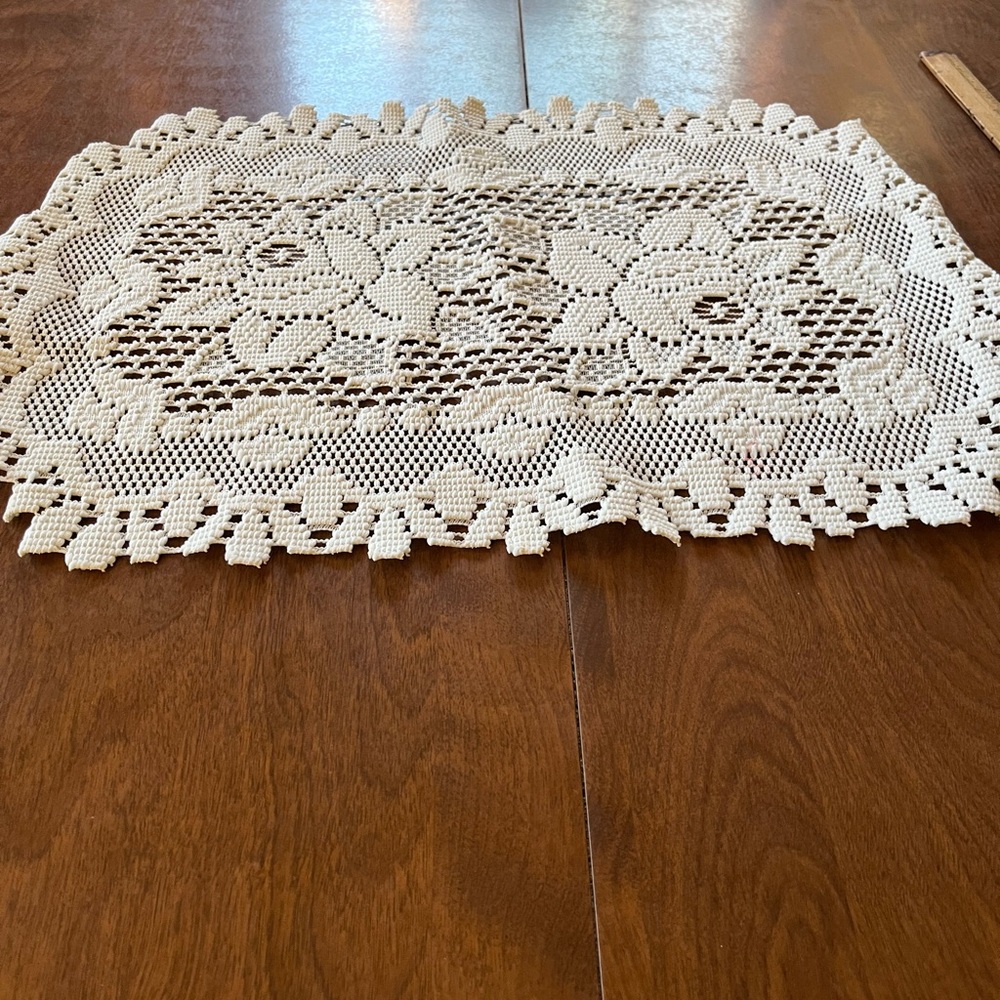 Elegant Cream Lace Table Runner